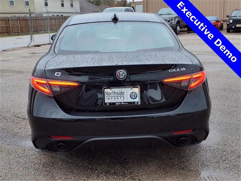 2025 Alfa Romeo Giulia Image 7