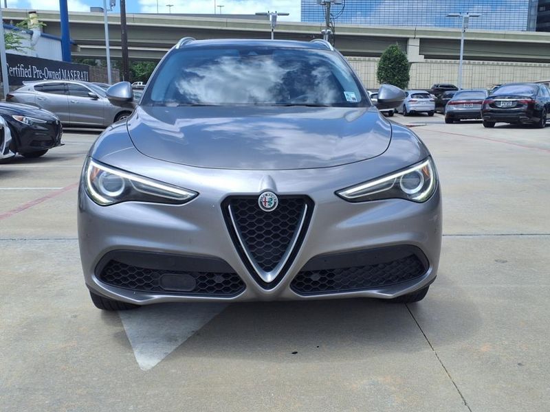 2018 Alfa Romeo Stelvio TiImage 9