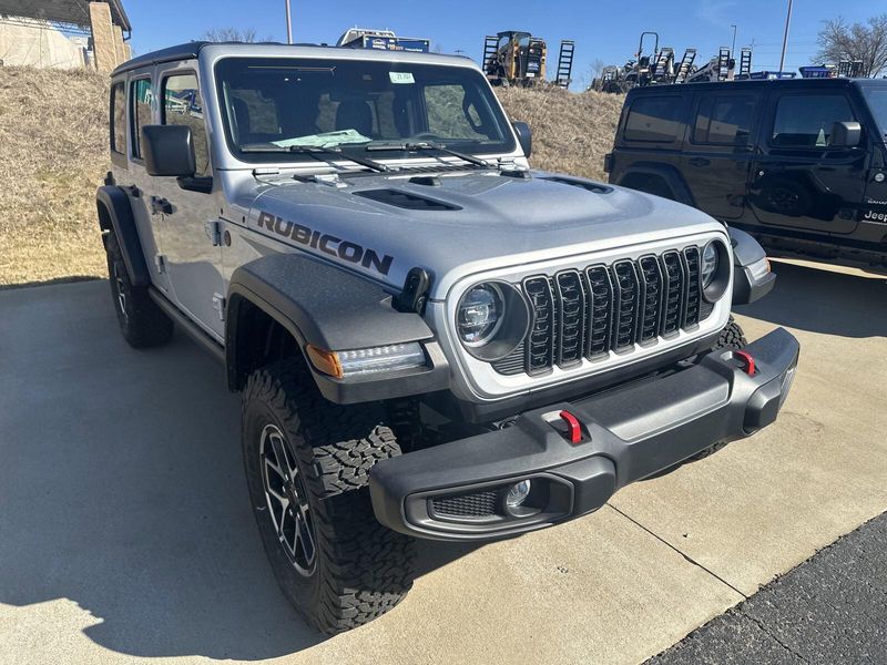 2024 Jeep Wrangler 4-door RubiconImage 3