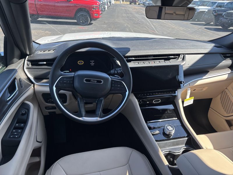 New 2026 Jeep Grand Cherokee Limited 4x4Image 22