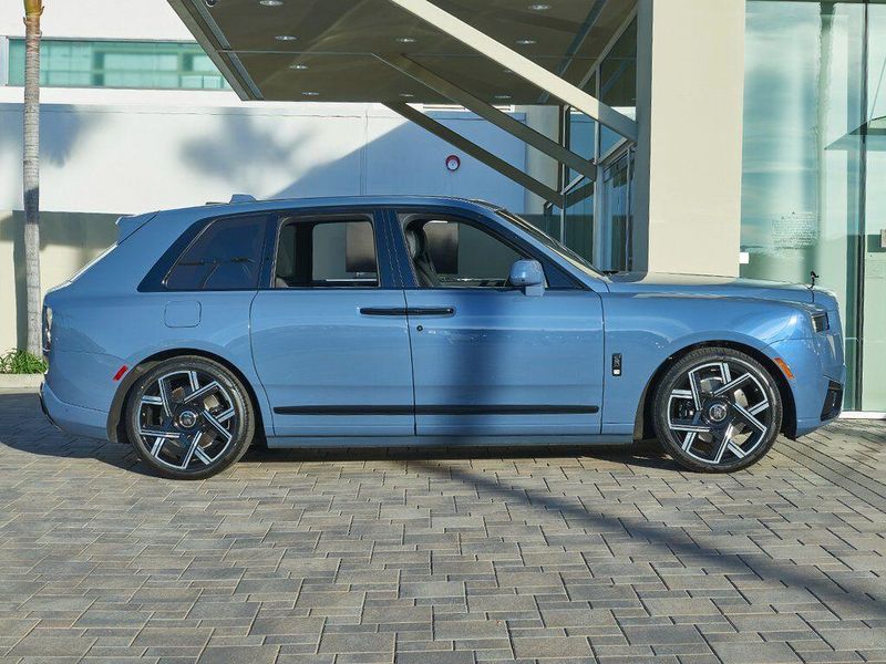 New 2026 Rolls-Royce Cullinan Black BadgeImage 10