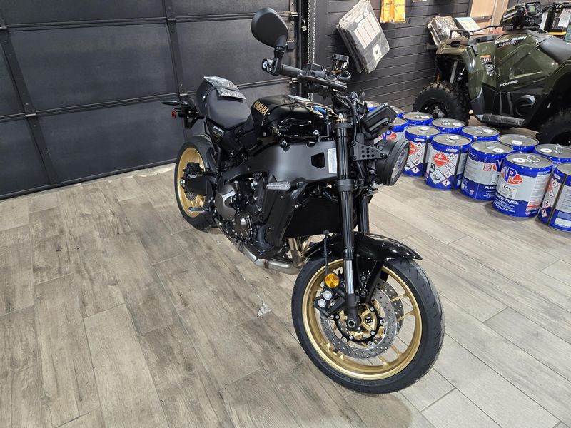 New 2025 Yamaha XSR900 RAVEN Image 1