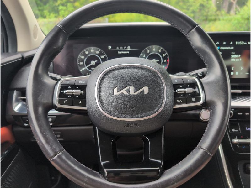 Used 2023 Kia Carnival MPV SX PrestigeImage 23