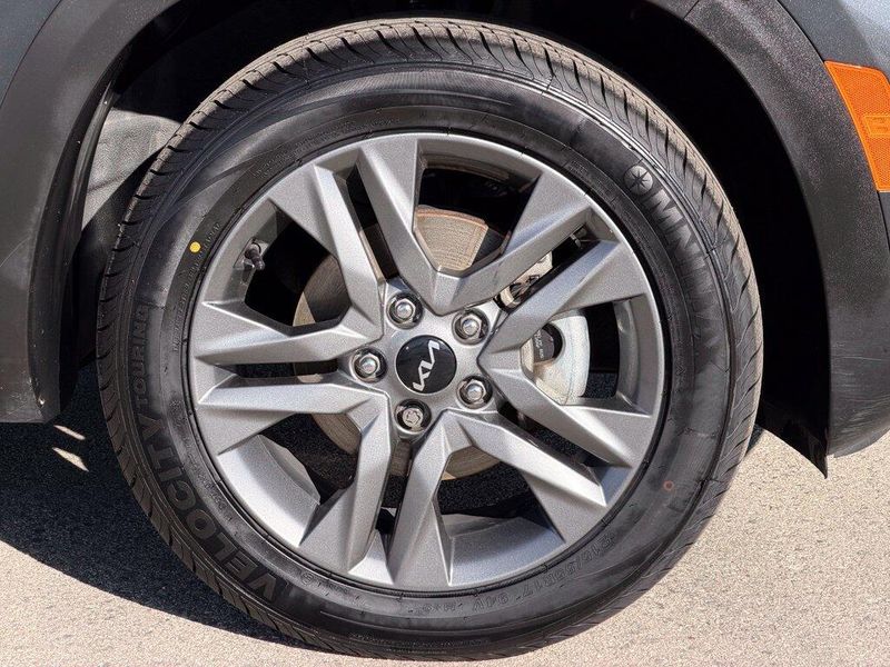 Used 2023 Kia Seltos SImage 9