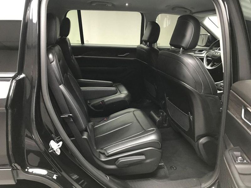 Used 2023 Jeep Grand Cherokee L LimitedImage 21