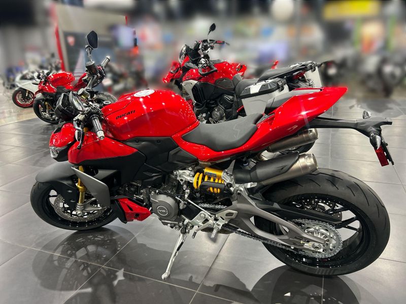 New 2025 Ducati PANIGALE V2 S 896 Image 22