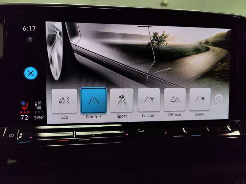 Used 2024 Volkswagen Atlas SEL AWD w/Sunroof & NavigationImage 29