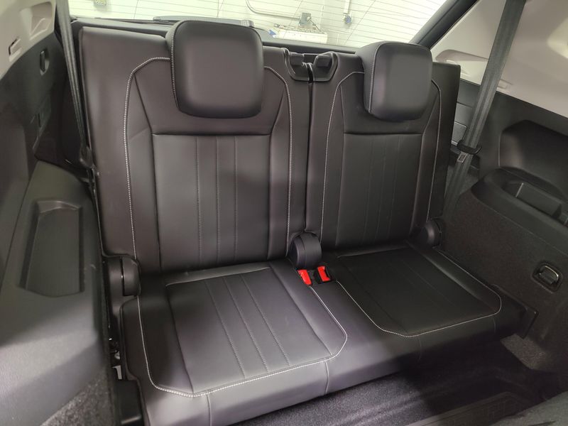2024 Volkswagen Tiguan SE w/3rd Row SeatImage 16