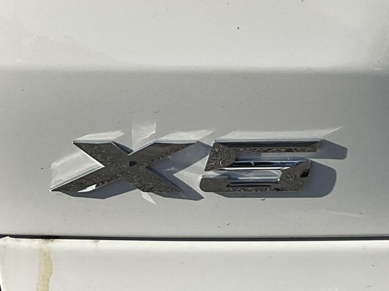 2025 BMW X5 xDrive50eImage 14