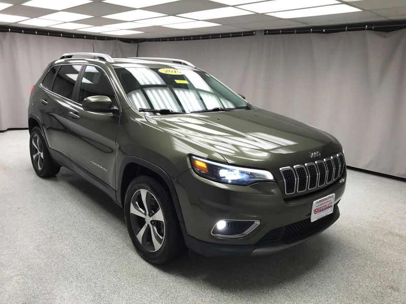 Used 2019 Jeep Cherokee LimitedImage 23
