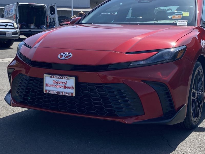 2025 Toyota Camry SEImage 9