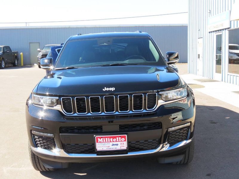 2025 Jeep Grand Cherokee L Limited 4x4Image 3