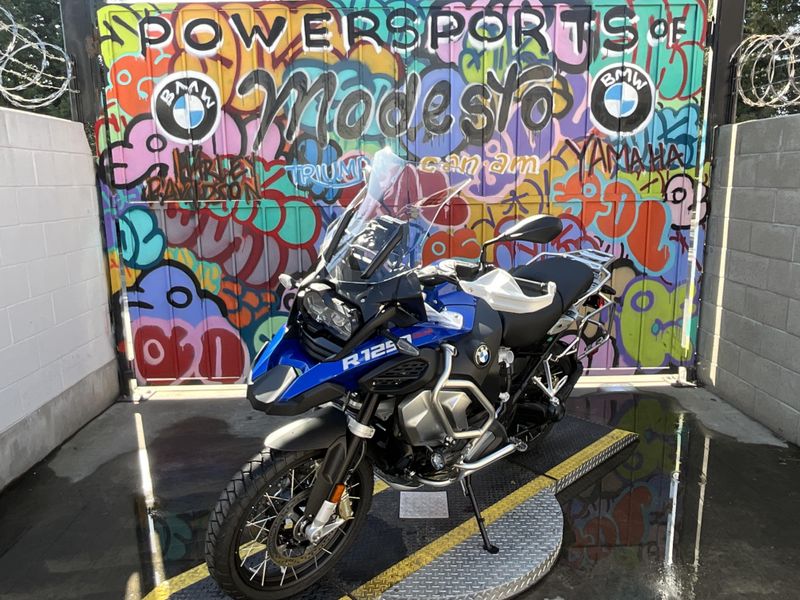 2024 BMW R 1250 GS Adventure Image 2