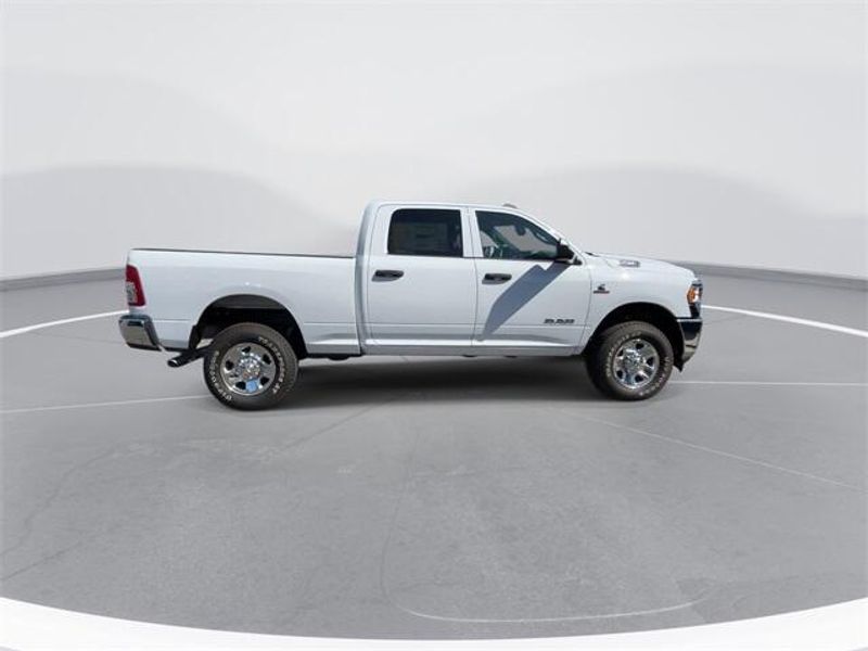 2022 RAM 2500 Tradesman Crew Cab 4x4 6