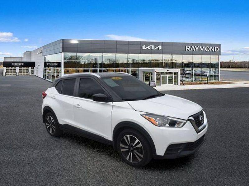 Used 2018 Nissan Kicks SVImage 10