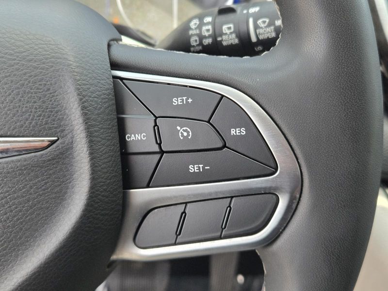 Used 2022 Chrysler Voyager LX FWD