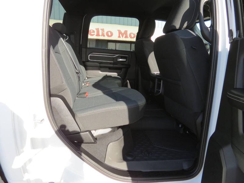 Used 2023 RAM 2500 Big Horn 4x4 4dr Crew Cab 6.3 ft. SB PickupImage 22