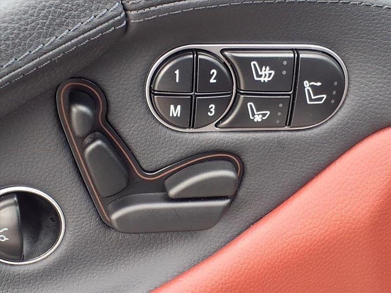 Used 2011 Mercedes-Benz SL 550 550Image 7