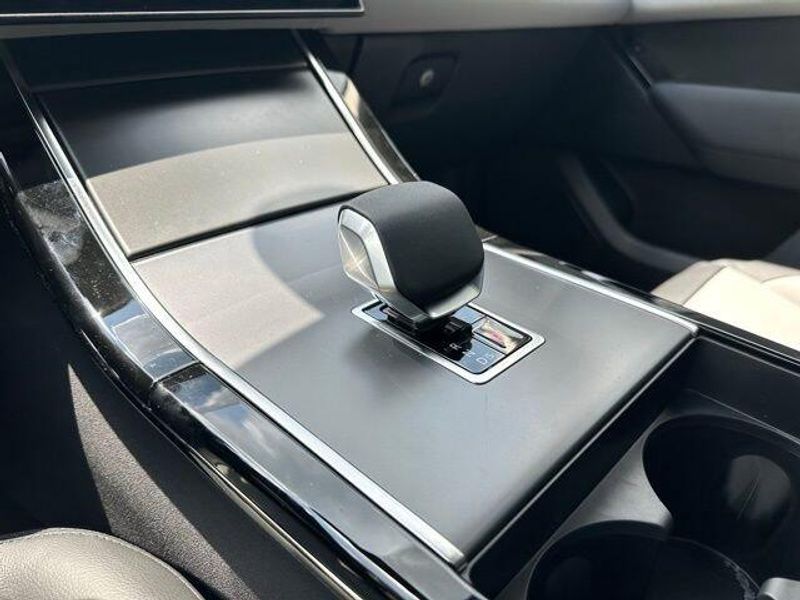 2025 Land Rover Range Rover Velar Dynamic SE