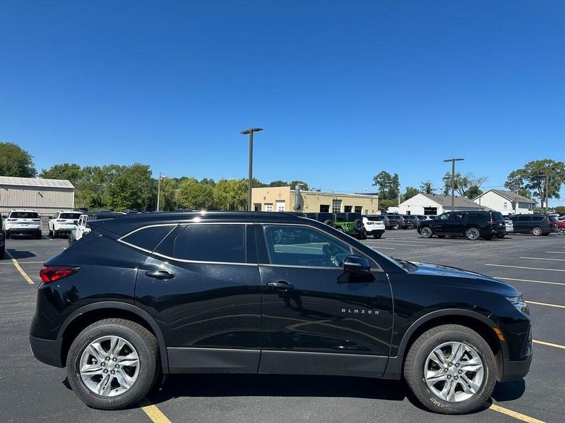 2020 Chevrolet Blazer 2LT photo 2
