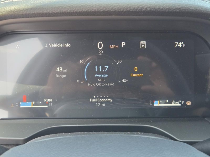New 2026 Jeep Grand Cherokee Laredo Altitude 4x2