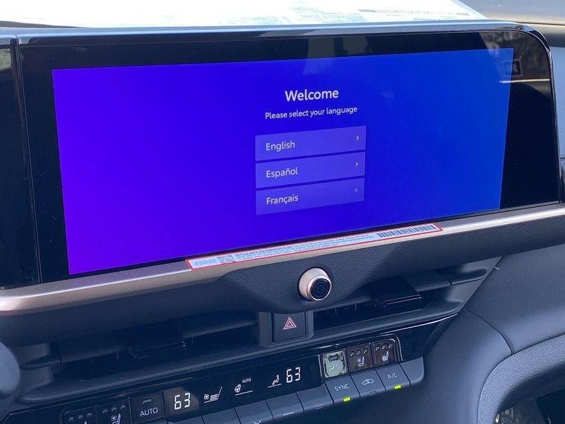 2025 Toyota Crown Signia Image 15