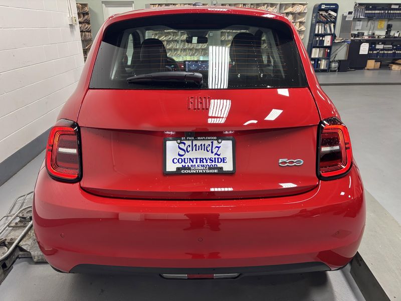 2024 Fiat 500e Inspi(red)Image 24