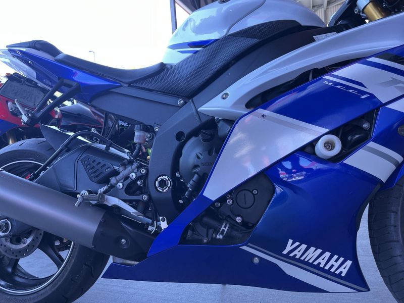 Used 2014 Yamaha YZF-R6 CA Image 28