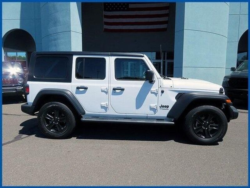2022 Jeep Wrangler Unlimited Sport AltitudeImage 2