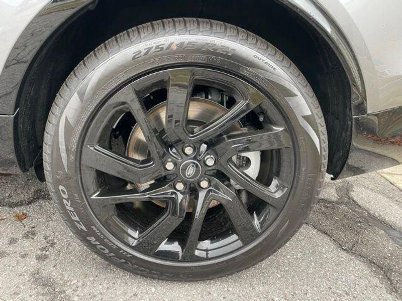 Used 2025 Land Rover Discovery Dynamic SE