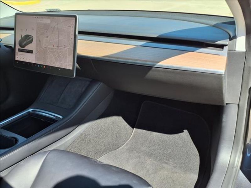 2022 Tesla Model 3 Long RangeImage 8