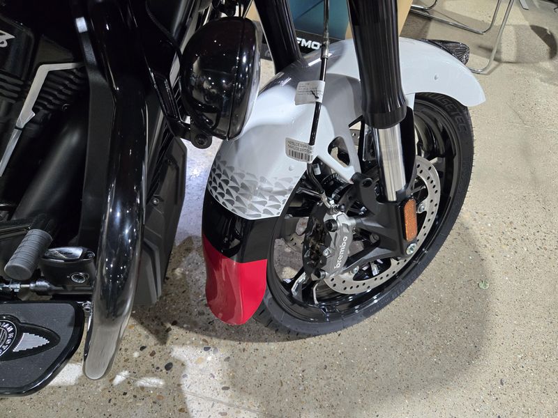 2025 Indian Motorcycle CHALLENGER ELITE 49ST Image 14