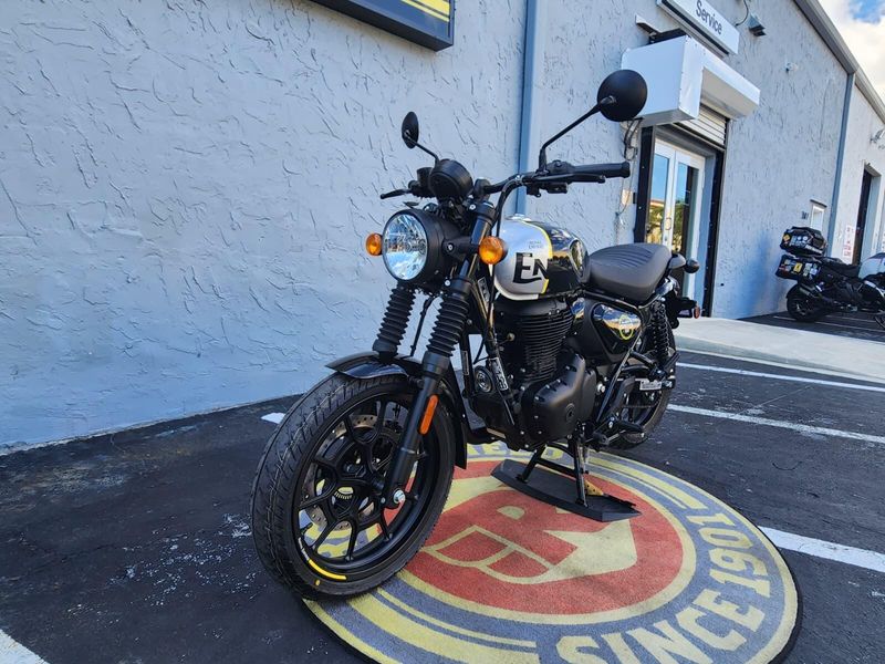 New 2024 Royal Enfield HUNTER 350 Image 3