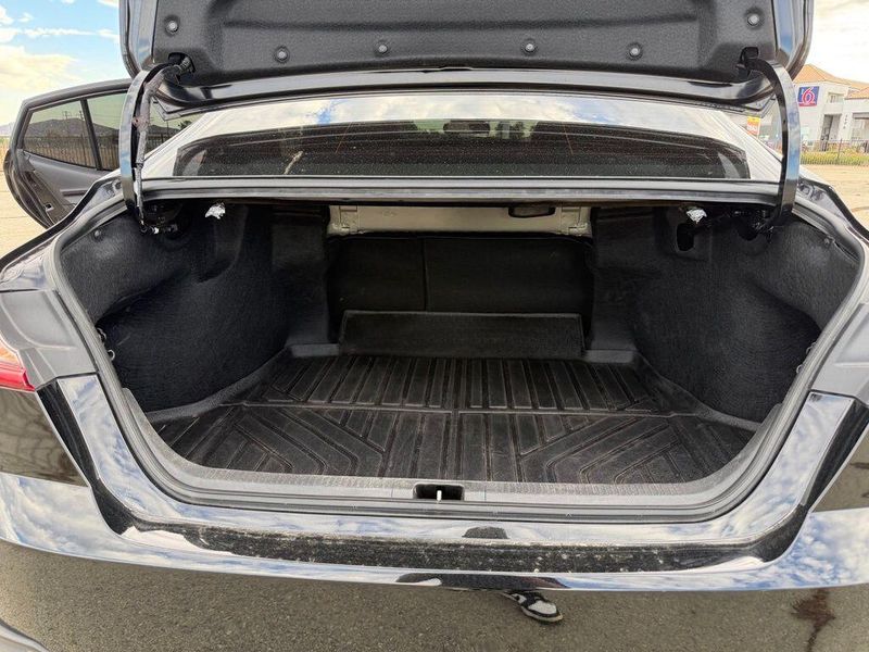 Used 2025 Toyota Camry SEImage 15