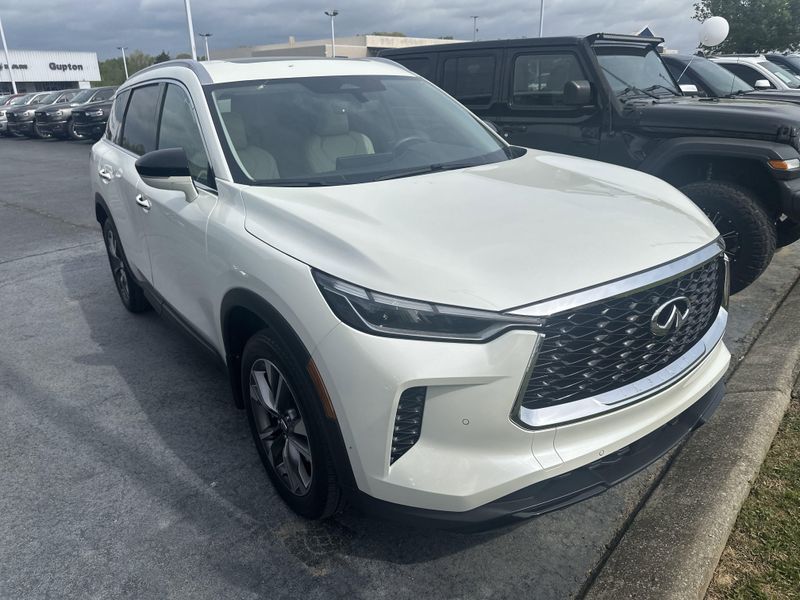 2023 INFINITI QX60 LuxeImage 3