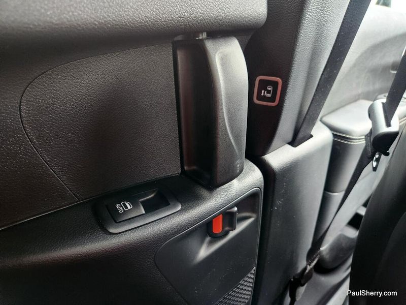 New 2026 Chrysler Voyager Lx