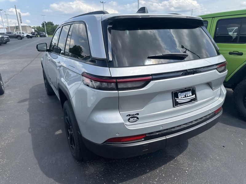2025 Jeep Grand Cherokee Altitude X 4x4Image 9