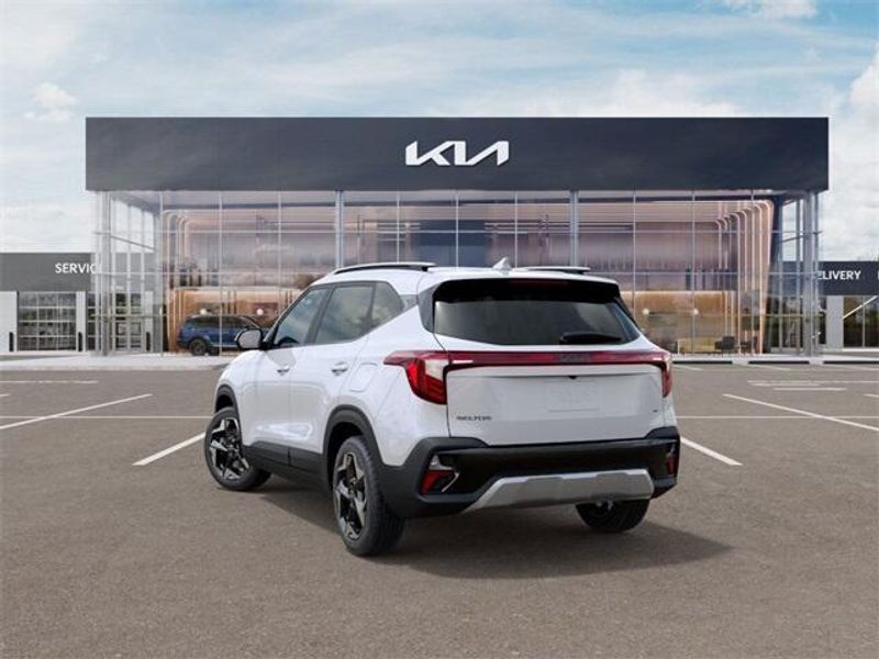2025 Kia Seltos SImage 4