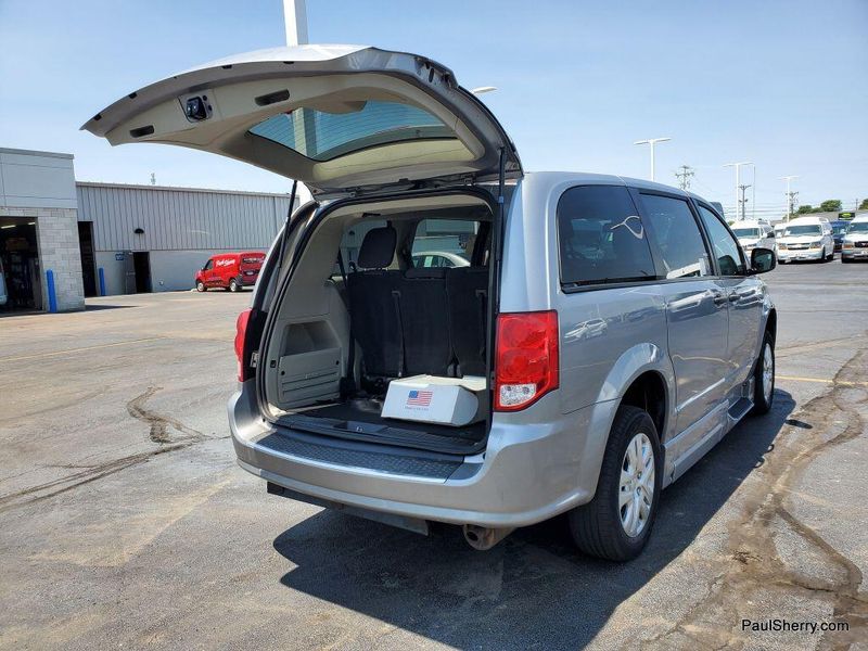 2019 Dodge Grand Caravan SEImage 9