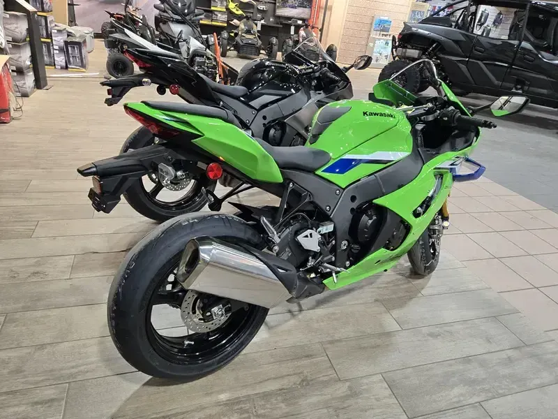 NEW 2026 KAWASAKI NINJA ZX10R Image 2