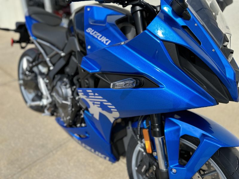 2025 Suzuki GSX8RImage 7