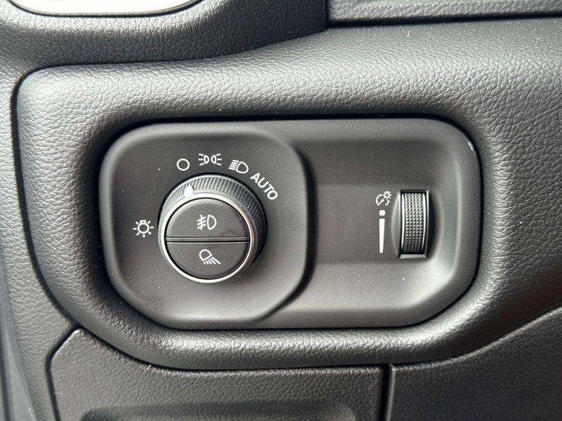 New 2026 RAM 1500 Big Horn Crew Cab 4x4 5'7' Box