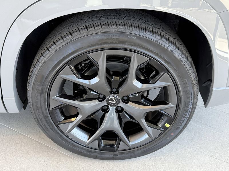 2025 LEXUS TX 500 500h F SPORT PremiumImage 15