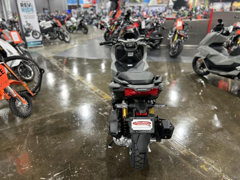 New 2026 Honda ADV160 Image 16