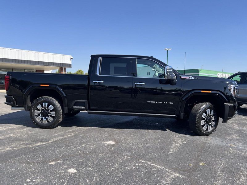 2026 Gmc Sierra HD Denali photo 4