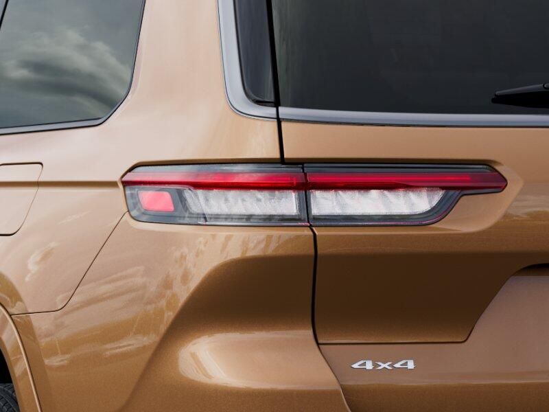 New 2026 Jeep Grand Cherokee L Limited Reserve 4x4Image 35