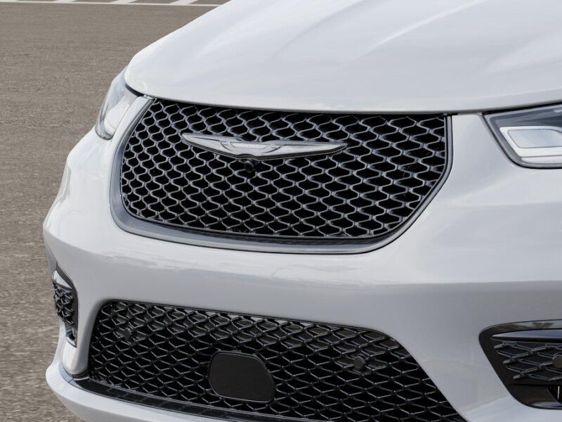 New 2026 Chrysler Pacifica Select