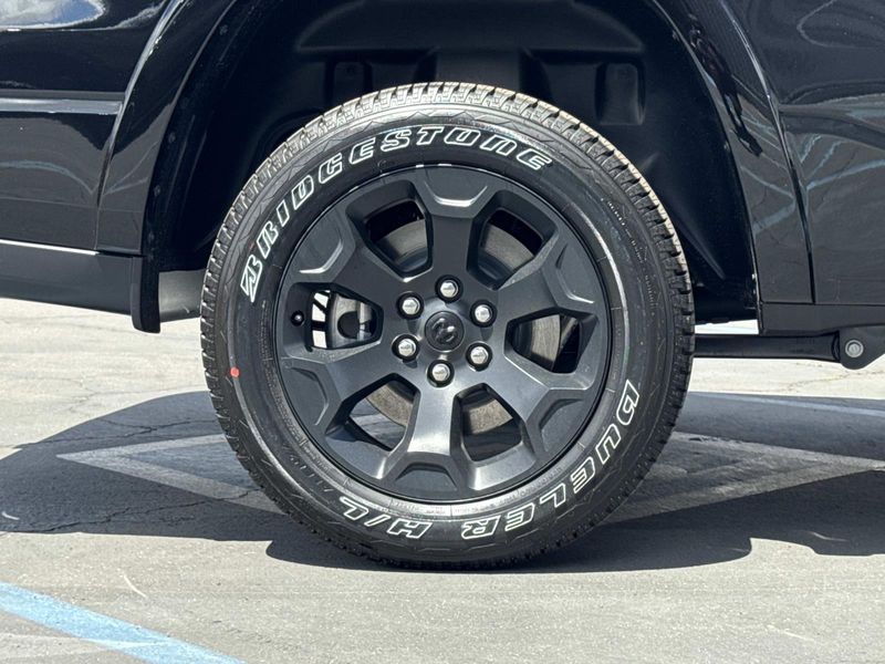 New 2026 RAM 1500 Big Horn Crew Cab 4x2 5'7' Box