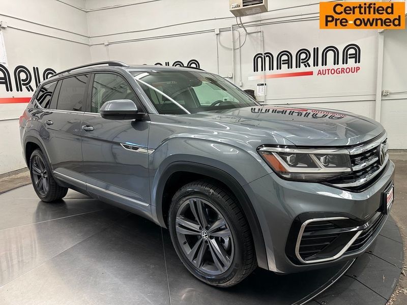 2021 Volkswagen Atlas 3.6L V6 SE w/Technology R-LineImage 1