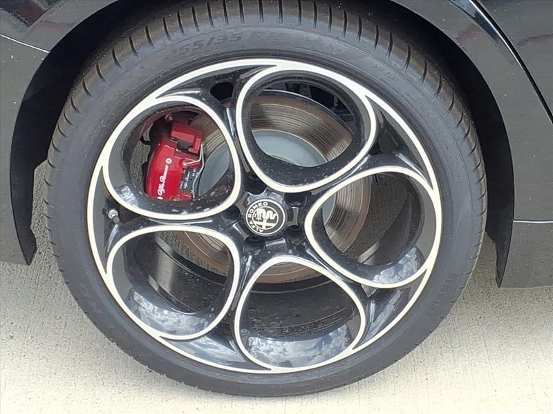 New 2025 Alfa Romeo Giulia RwdImage 6